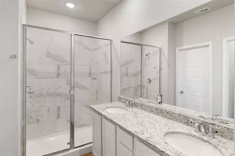 Bath - 162 Gunner Rd, Buda, TX 78610 photo 1 of 3