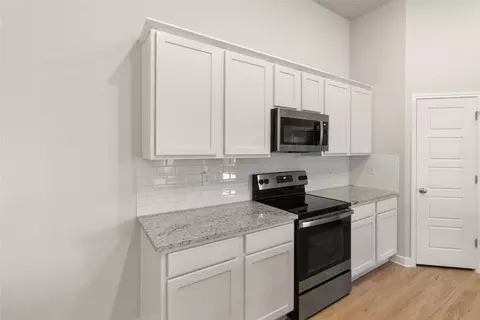 Kitchen - 162 Gunner Rd, Buda, TX 78610 photo 2 of 6