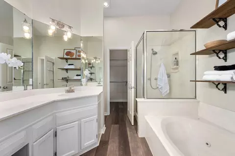 Bath - 607 Sapling Cv S, Cedar Park, TX 78613 photo 2 of 4