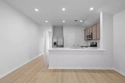 141 Hatari Trl, Jarrell, TX 76537 photo 3