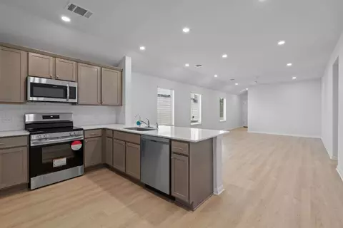 141 Hatari Trl, Jarrell, TX 76537 photo 5