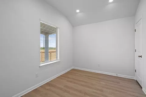 141 Hatari Trl, Jarrell, TX 76537 photo 9