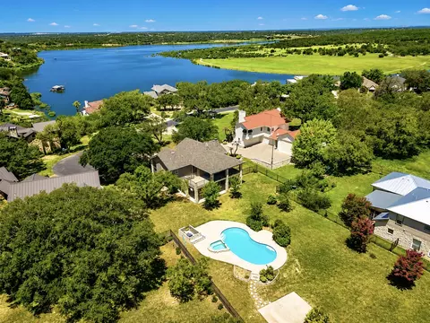 339 Quail Run Ct, Spicewood, TX 78669