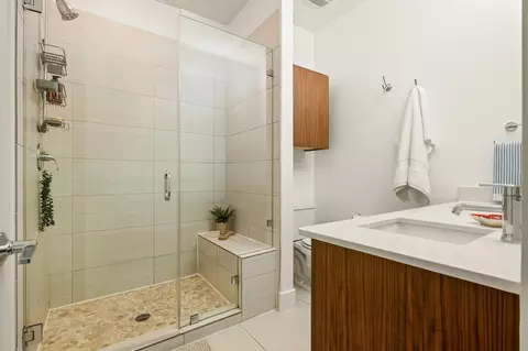 Bath - 1801 E 2nd St #9, Austin, TX 78702 photo 2 of 5