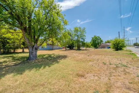 1001 Fifth St, Lockhart, TX 78644 photo 3