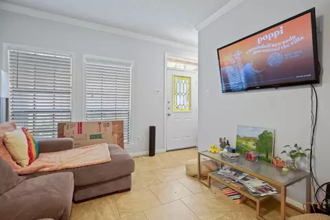 715 22 12 St #101, Austin, TX 78705
