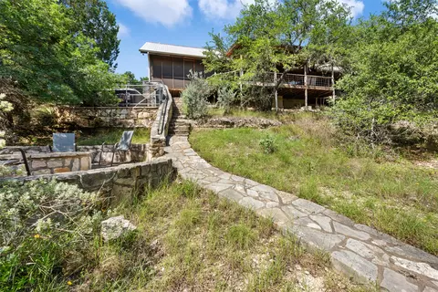 555 Hillsedge Rd, Wimberley, TX 78676