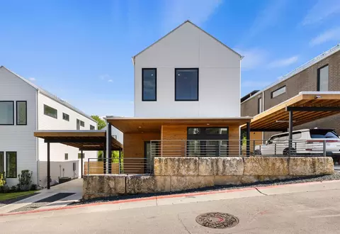 900 S 2nd St #22, Austin, TX 78704