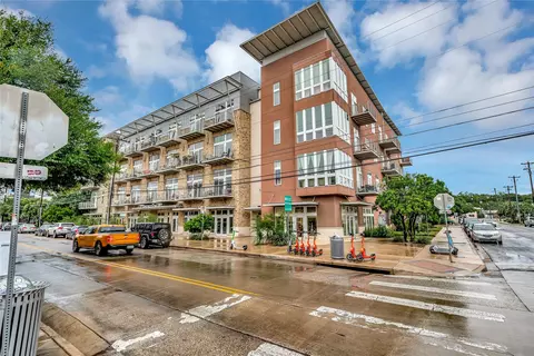 Exterior - 2124 E 6th St #305, Austin, TX 78702 photo 9 of 9