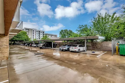 Exterior - 2124 E 6th St #305, Austin, TX 78702 photo 8 of 9