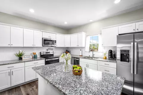 Kitchen - 224 Spruce Ave, Luling, TX 78648 photo 2 of 4