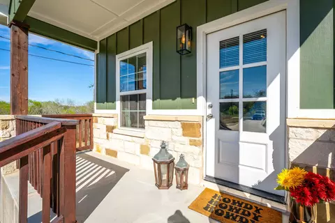 Exterior - 224 Spruce Ave, Luling, TX 78648 photo 3 of 7