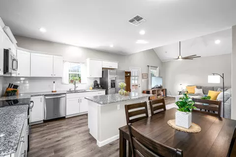 Kitchen - 224 Spruce Ave, Luling, TX 78648 photo 3 of 4