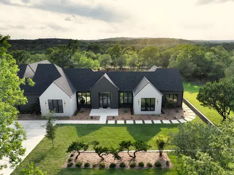 12104 Trailmaster Dr, Austin, TX 78737