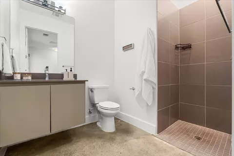 Bath - 1801 E 2nd St #8, Austin, TX 78702 photo 5 of 5