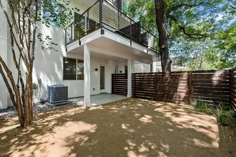 Exterior - 1801 E 2nd St #8, Austin, TX 78702 photo 4 of 7