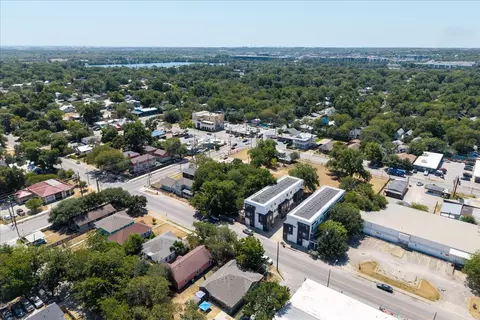 View/Area - 1801 E 2nd St #8, Austin, TX 78702 photo 2 of 2