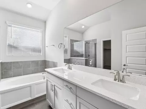 104 Pendleton Dr, Kyle, TX 78640 photo 9
