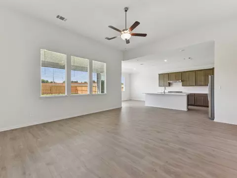 104 Pendleton Dr, Kyle, TX 78640 photo 4