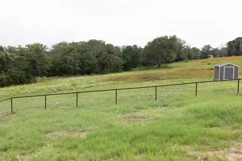 Other - 111 Powder Rdg, Luling, TX 78648 photo 5 of 7