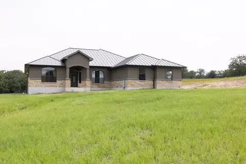 Exterior - 111 Powder Rdg, Luling, TX 78648 photo 2 of 3