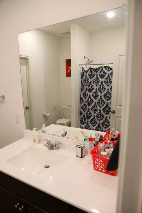 Bath - 17804 Rye Spring Dr, Elgin, TX 78621 photo 5 of 5