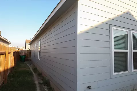 Exterior - 17804 Rye Spring Dr, Elgin, TX 78621 photo 7 of 9