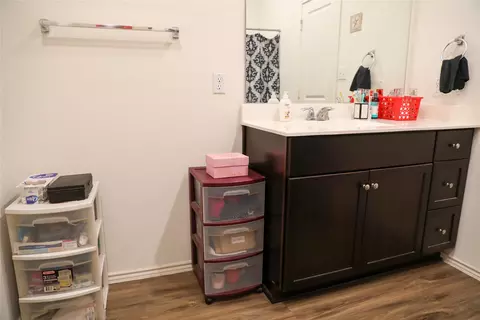 Bath - 17804 Rye Spring Dr, Elgin, TX 78621 photo 1 of 5