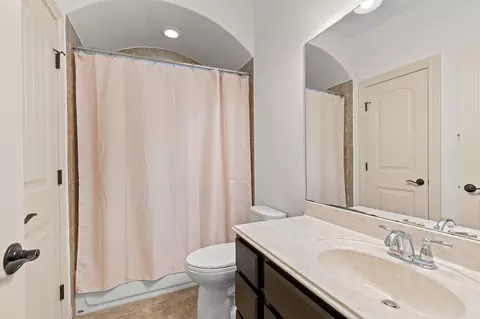 Bath - 1711 Manada Trl, Leander, TX 78641 photo 4 of 5