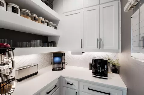 Kitchen - 104 Hollytree Ct, Georgetown, TX 78628 photo 5 of 5