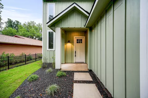 12 Wilson Cir, Wimberley, TX 78676