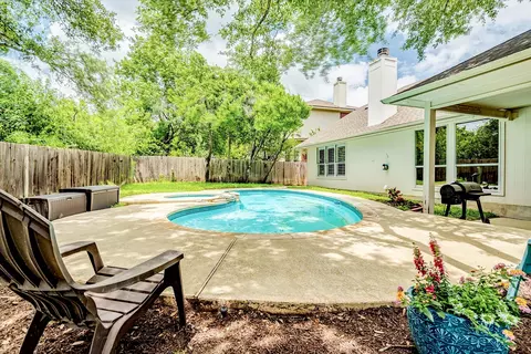 7025 Auckland Dr, Austin, TX 78749