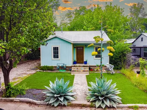 912 912 12 Calle Limon Dr, Austin, TX 78702