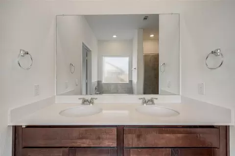 Bath - 932 Mallow Rd, Leander, TX 78641 photo 2 of 5