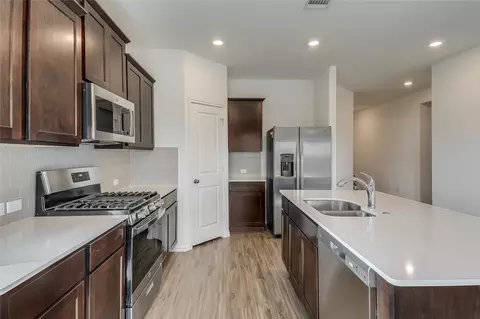 Kitchen - 932 Mallow Rd, Leander, TX 78641 photo 3 of 8