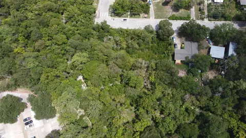 2502 Douglas St, Austin, TX 78741 photo 4
