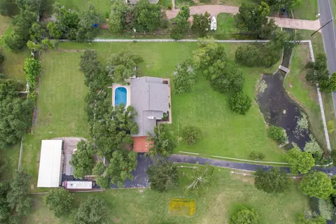 2204 Walsh Dr, Round Rock, TX 78681