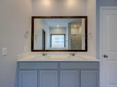 Bath - 1716 Frontenac St, Leander, TX 78641 photo 3 of 7