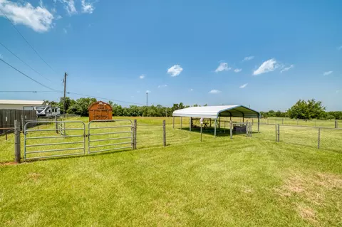 Exterior - 341 Brown Rd, Mcdade, TX 78650 photo 7 of 7