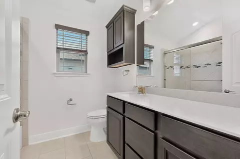 Bath - 230 Jarbridge Dr, Kyle, TX 78640 photo 3 of 4