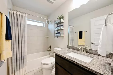 Bath - 161 Danbark Dr, Buda, TX 78610 photo 2 of 2