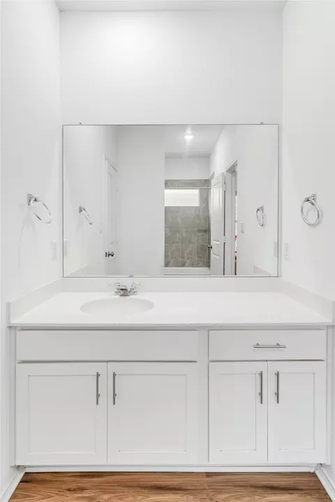 Bath - 212 Flint Mountain Rd, Georgetown, TX 78628 photo 2 of 6