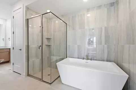 Bath - 6313 Mcmurtry St, Austin, TX 78747 photo 1 of 2