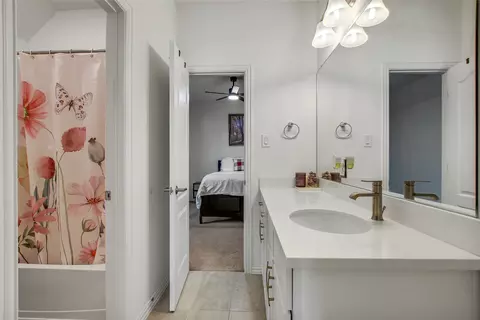 Bath - 104 Millbend Rd, Georgetown, TX 78633 photo 4 of 5