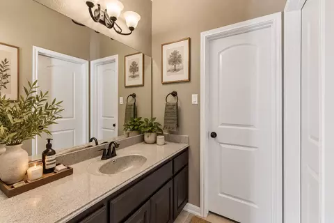 Bath - 3017 Raspberry Rd, Austin, TX 78748 photo 4 of 6