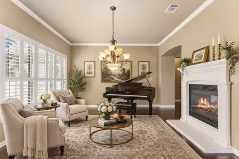 Living - 3017 Raspberry Rd, Austin, TX 78748 photo 2 of 4