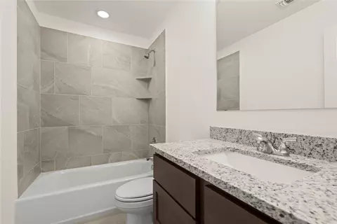 Bath - 251 Gus Loop, Georgetown, TX 78626 photo 1 of 3