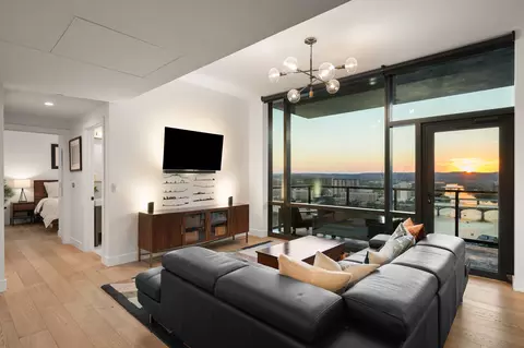 70 Rainey St #1908, Austin, TX 78701