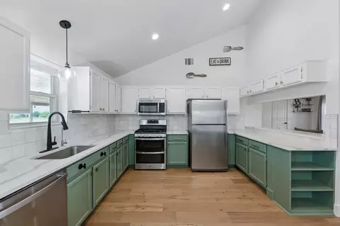 Kitchen - 175 Bobs Trl, Bastrop, TX 78602 photo 2 of 4