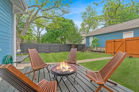 Exterior - 601 E 43rd St, Austin, TX 78751 photo 8 of 10